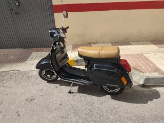 Vespa 125 FL Negra Marrón