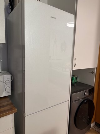 Preciosa Nevera Blanca brillante Cecotec - 1 año