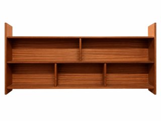 Estantería de madera marrón