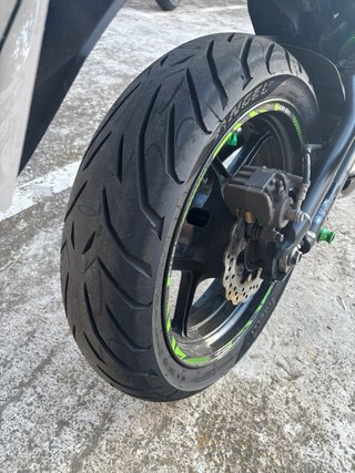 Kawasaki ER6N 650 Naked Blanca y Negra