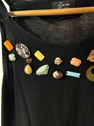 Camiseta Zara con pedrería