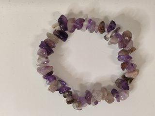 Pulsera con fragmentos de Amatista o Cuarzo Rosa