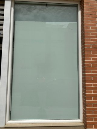 Estor enrollable tipo Screen con 1% de apertura