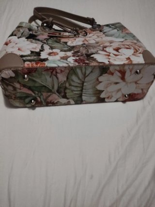Elegante bolso de cuero
