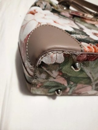 Elegante bolso de cuero