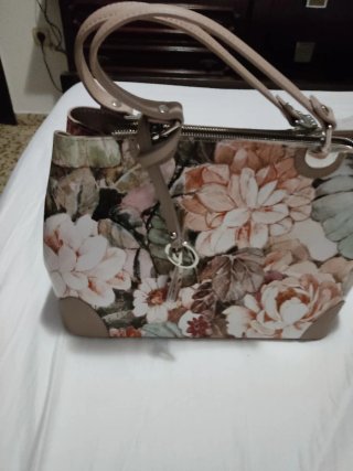 Elegante bolso de cuero