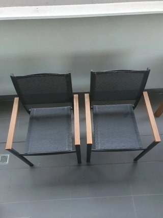 Mesa madera y 2 sillas aluminio jardín/terraza.