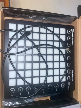 Novation Launchpad Mk2 Controladora MIDI