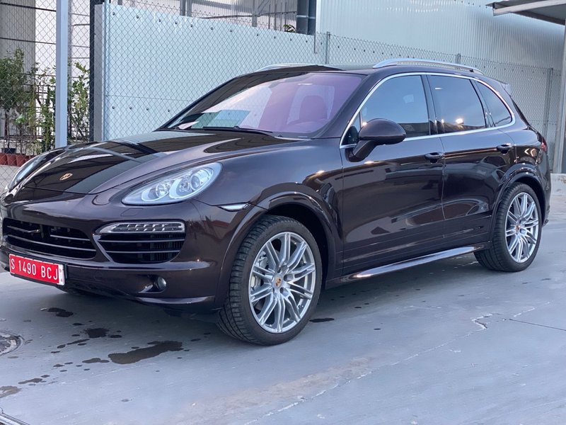 Porsche Cayenne 2015 - foto 1