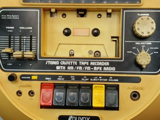 Radio Cassette Nuvox OVNI Años 70