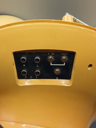 Radio Cassette Nuvox OVNI Años 70
