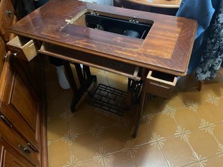Máquina de coser Alfa antigua