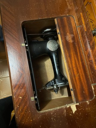 Máquina de coser Alfa antigua