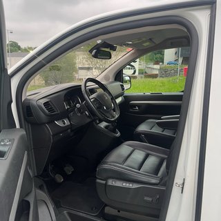 Peugeot Traveller Allure 2021