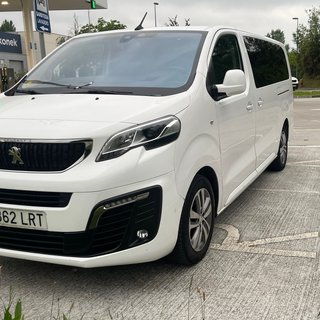 Peugeot Traveller Allure 2021