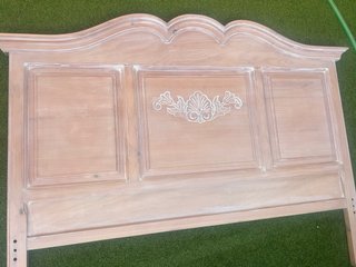 Cabecero de madera beige