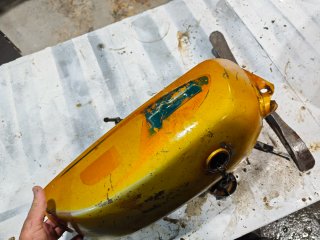 Derbi Antorcha Dorado depósito sin abolladuras