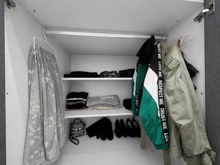 Cama con escritorio, armario, estantes y cajón