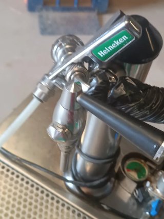 Grifo Cerveza Heineken. Grifo de cerveza completo