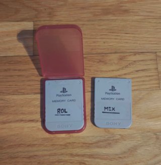 2 Tarjetas Memoria PlayStation + Funda