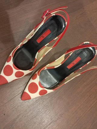 Zapatos tacón lunares CH