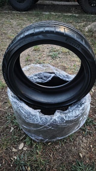 Neumático Pirelli P Zero 235/35 R19
