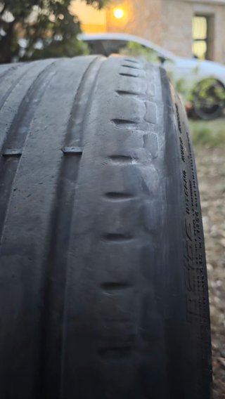 Neumático Pirelli P Zero 235/35 R19