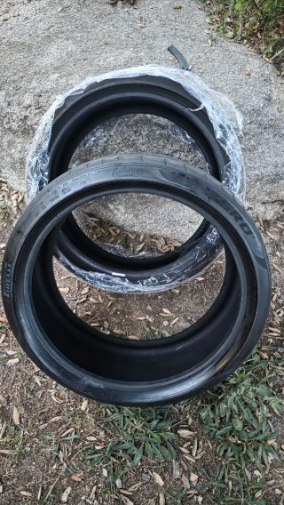 Neumático Pirelli P Zero 235/35 R19