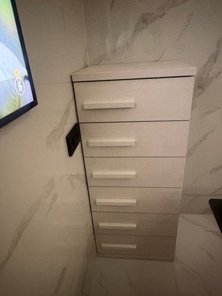 Cajonera de madera blanca
