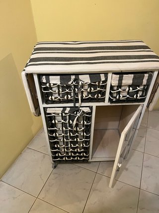 Mesa de planchar con cestas