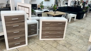 Conjunto Dormitorio Kiara Pino Gris Andersen
