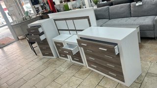 Conjunto Dormitorio Kiara Pino Gris Andersen