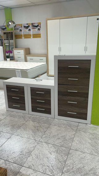 Conjunto Dormitorio Kiara Pino Gris Andersen