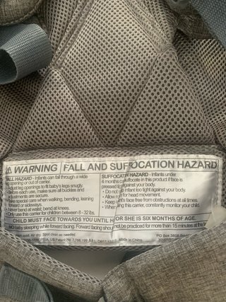 Mochila portabebés gris