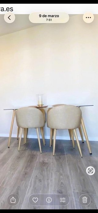 Mesa de cristal Pack de 4 sillas SIN ESTRENAR.