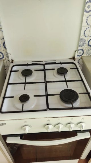 Cocina Beko con horno