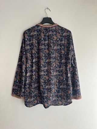 Blusa estampada paisley manga larga