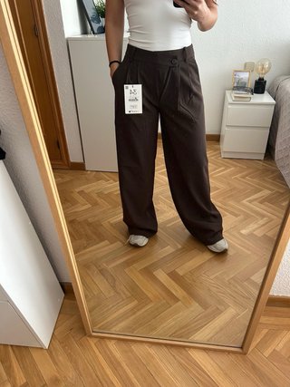 Pantalón marrón rayas finas