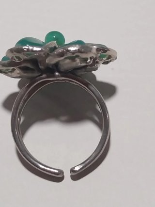 Anillo ajustable flor verde y plata
