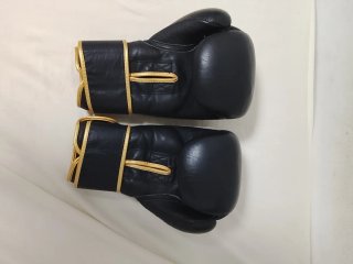 Guantes Boxeo Army War Negros y Dorados