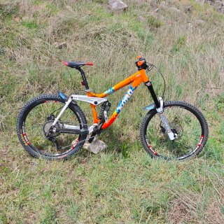 Kona Stinky Descenso