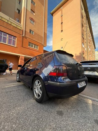 Volkswagen Golf 2004