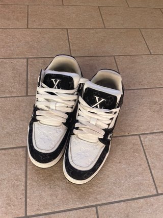 Scarpe Louis Vuitton nere e bianche