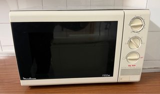 Microondas Moulinex 1100W Top Grill