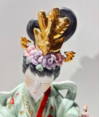 Figura Geisha Porcelana Decorativa