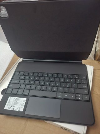 Funda Teclado Magnético iPad 12.9/13