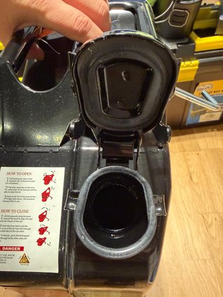 Boquilla para tanque de combustible