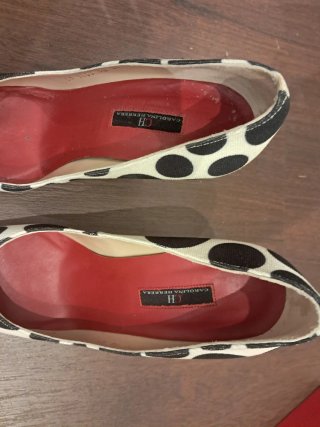 Zapatos de tacón con lunares