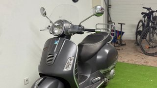 Vespa GTS 300 i.e. Gris