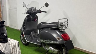 Vespa GTS 300 i.e. Gris